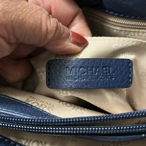 Michael Kors Blue Hamilton Shoulder Bag - Picture 6 of 16